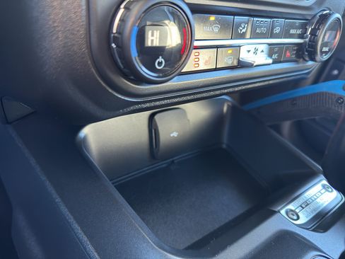 Used 2023 Ford Bronco Black Diamond image 19