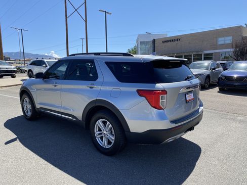 Used 2020 Ford Explorer XLT w/ Equipment Group 202A AWD/4WD image 46