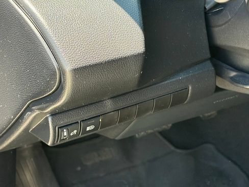 Used 2025 Toyota Corolla LE FWD image 7