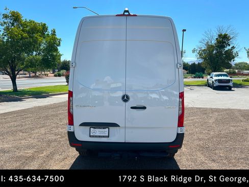 Used 2026 Mercedes-Benz Sprinter 2500 image 4