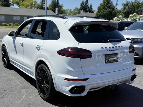 Used 2018 Porsche Cayenne GTS AWD/4WD image 4