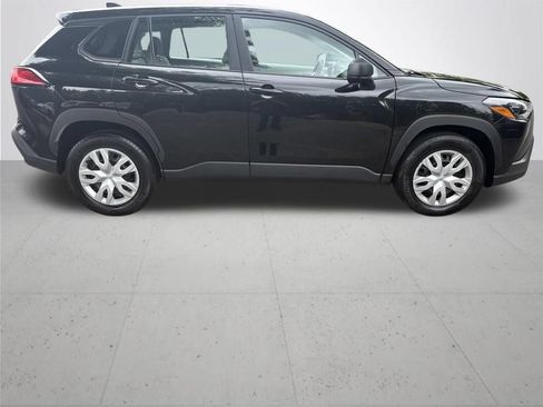 Used 2024 Toyota Corolla Cross L AWD/4WD image 2