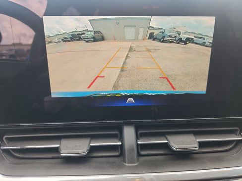 Used 2024 Chevrolet Trax RS w/ Sunroof Package FWD image 15