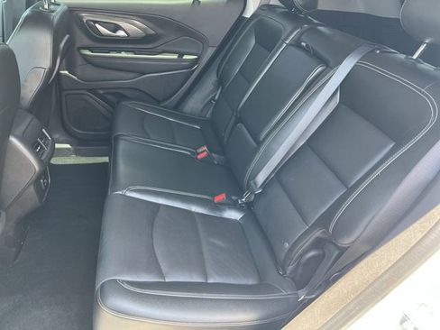 Used 2024 GMC Terrain SLT AWD/4WD image 38