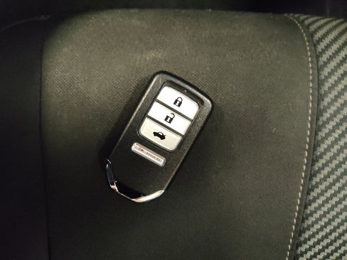 Used 2019 Honda Civic EX image 32