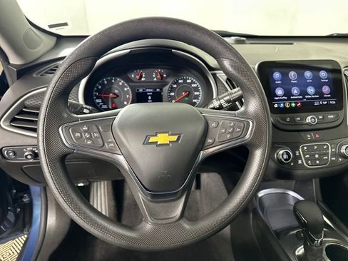 Used 2025 Chevrolet Malibu LT image 14