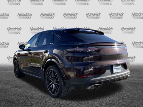 Used 2022 Porsche Cayenne Platinum Edition image 8