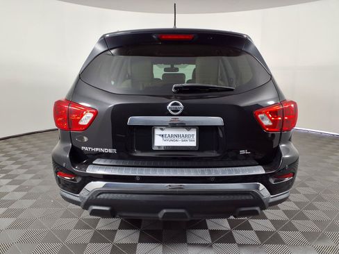 Used 2018 Nissan Pathfinder SL FWD image 5