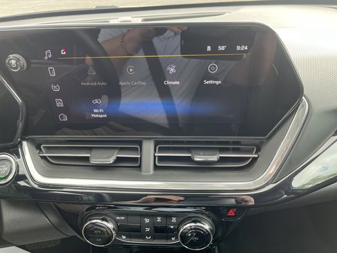 Used 2025 Chevrolet Trax ACTIV w/ Sunroof Package FWD image 21