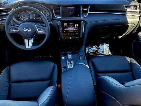 New 2025 INFINITI QX50 Luxe image 21