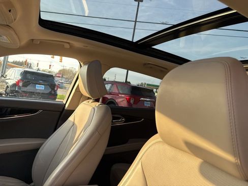 Used 2023 Lincoln Nautilus Reserve image 10