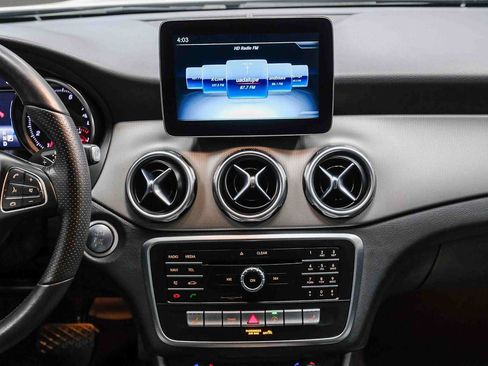 Used 2020 Mercedes-Benz GLA 250 image 16
