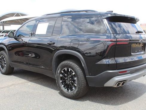 Used 2025 Chevrolet Traverse Z71 w/ Enhanced Driving Package AWD/4WD image 9