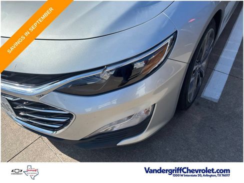 Used 2021 Chevrolet Malibu LT FWD image 2