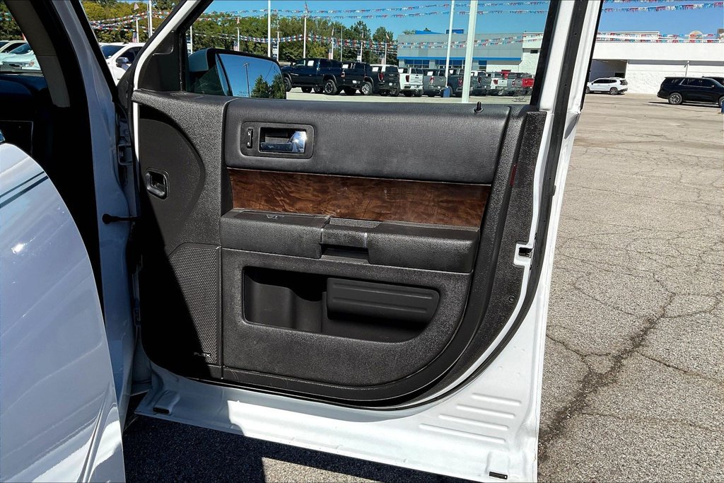 Used 2019 Ford Flex Limited FWD image 19