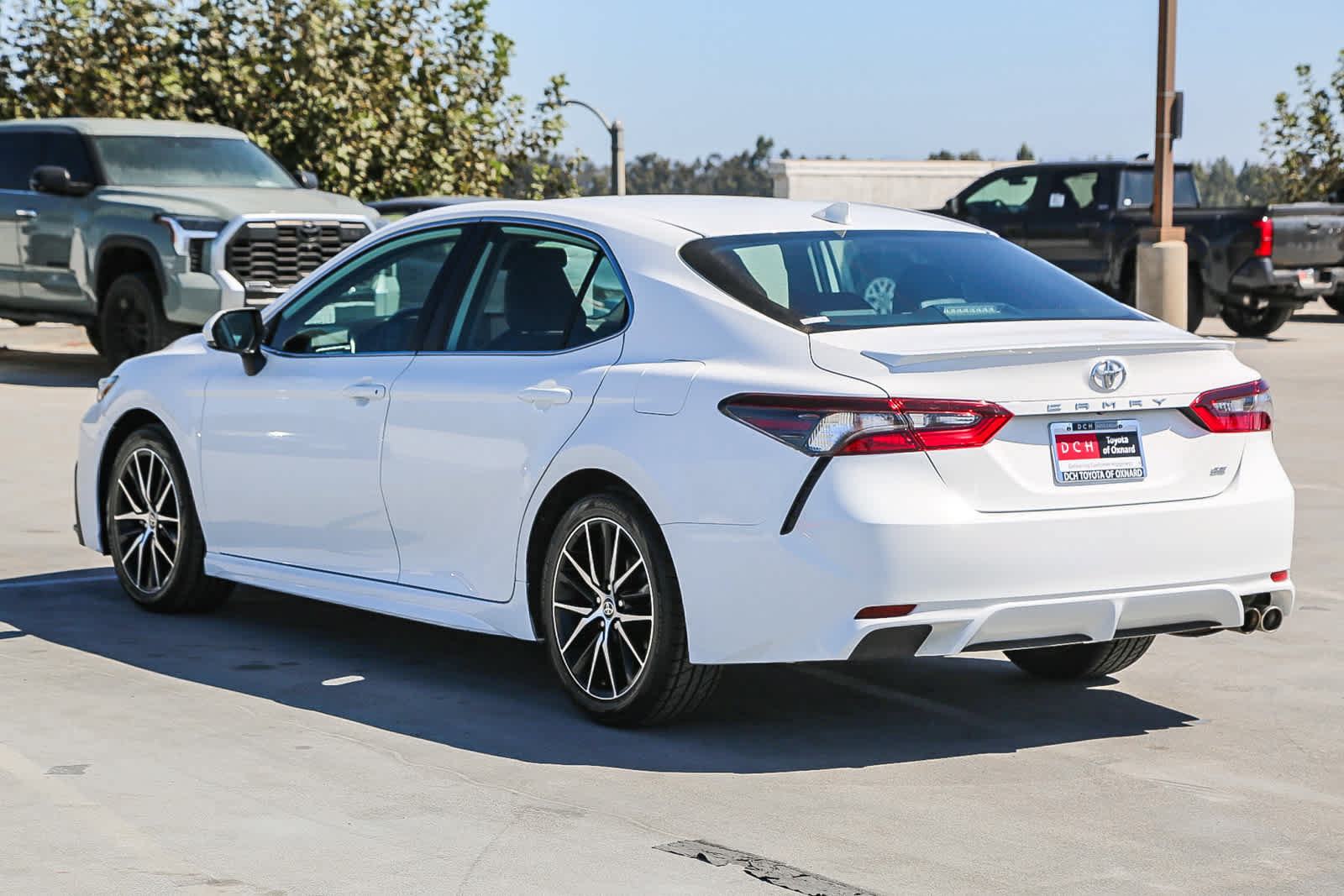 Used 2024 Toyota Camry SE w/ Audio Upgrade Package FWD image 7