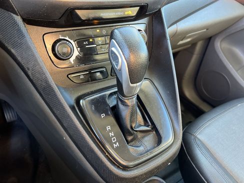 Used 2019 Ford Transit Connect XL image 21