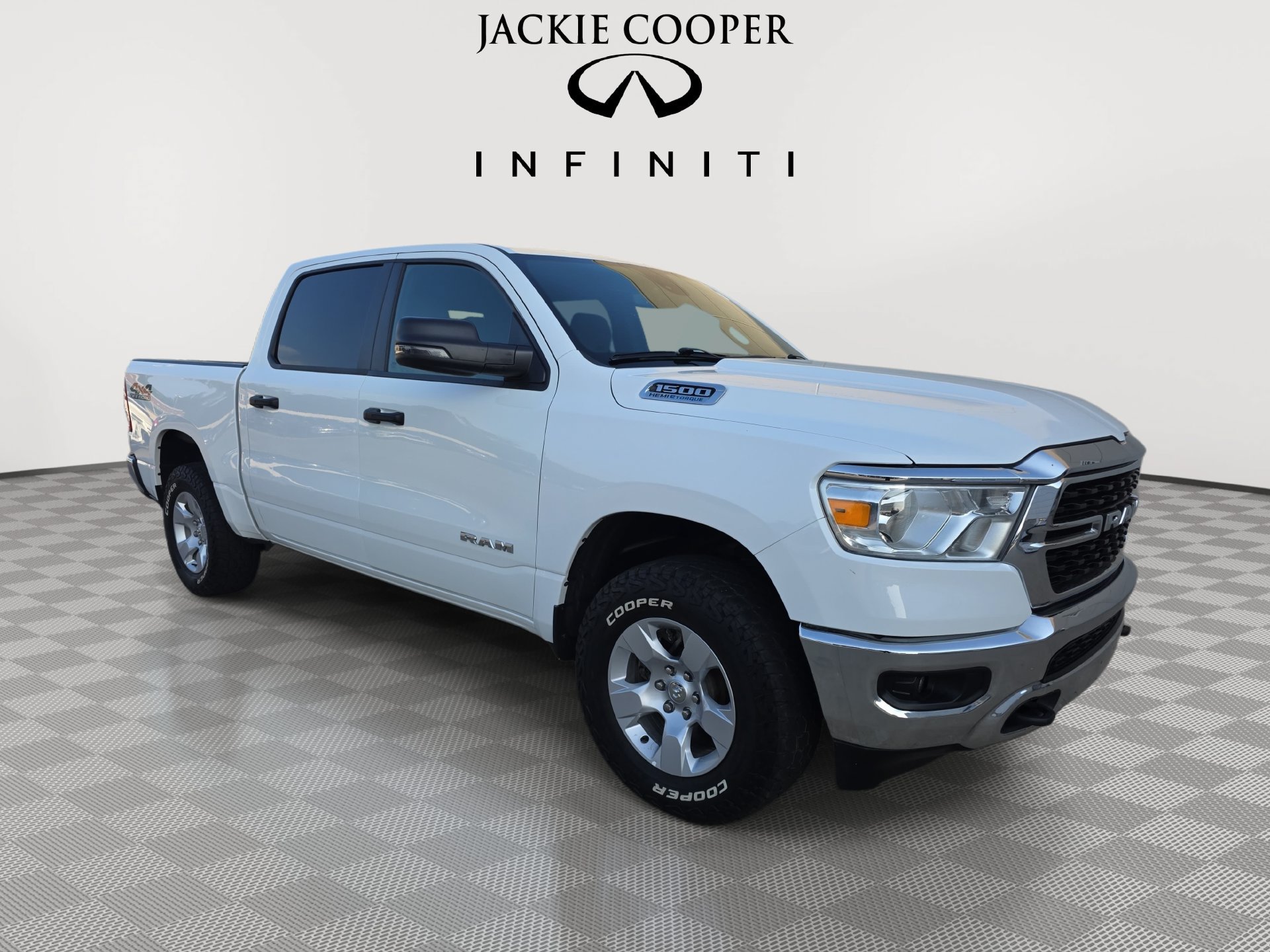 Used 2023 RAM 1500 Big Horn AWD/4WD image 3
