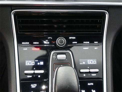 Used 2018 Porsche Panamera 4S image 6