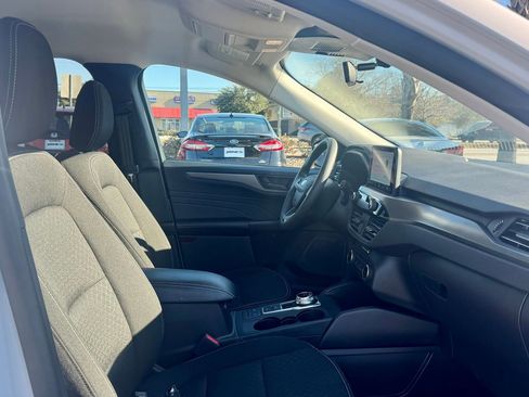 Certified 2025 Ford Escape Active image 9
