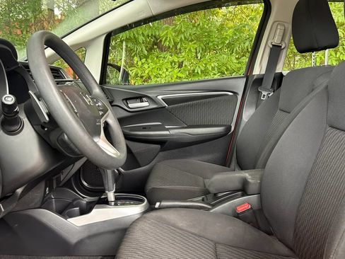 Used 2018 Honda Fit EX image 4