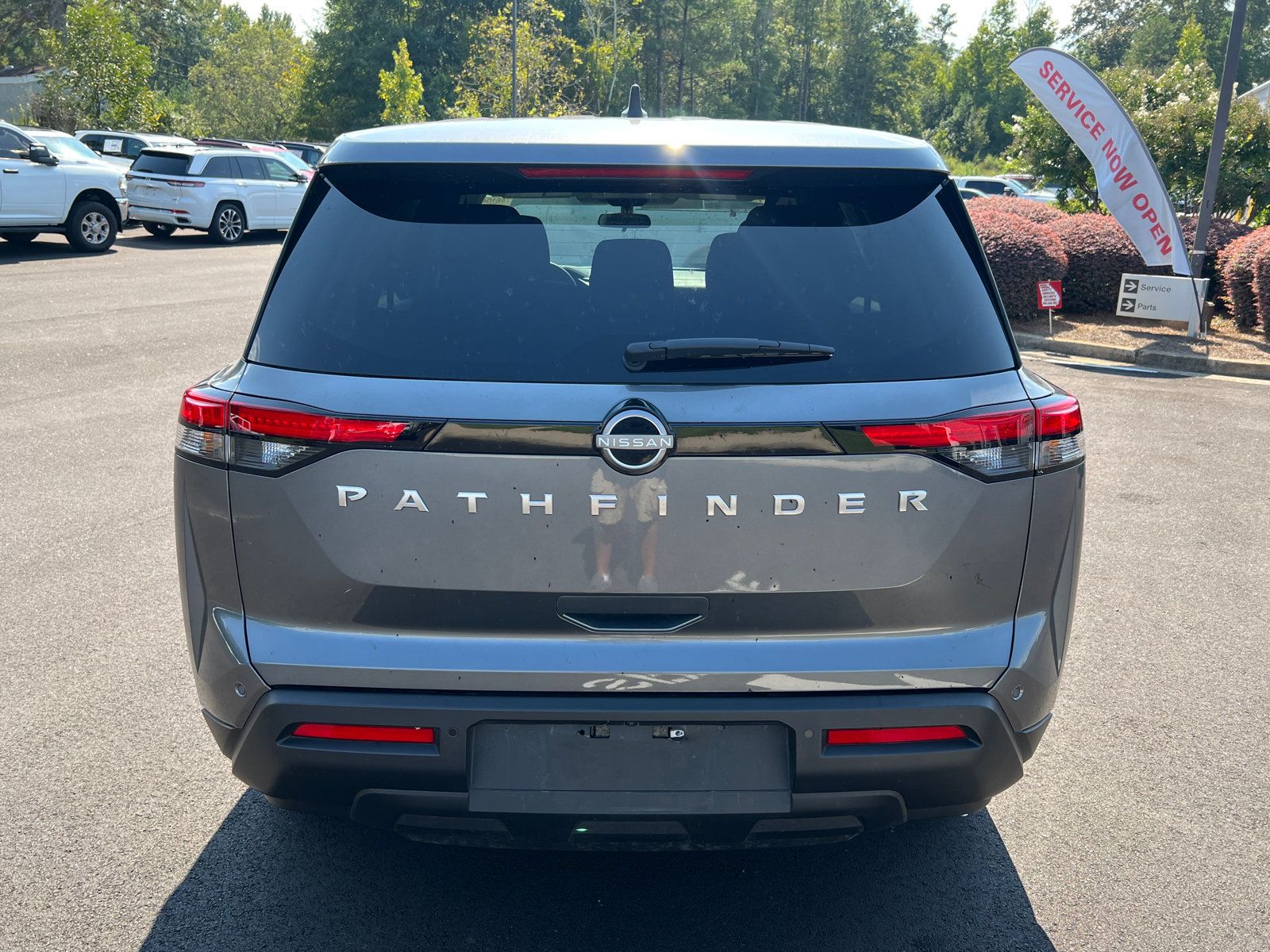 Used 2025 Nissan Pathfinder S FWD image 6
