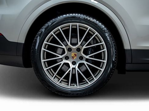 Used 2022 Porsche Cayenne S Platinum image 23