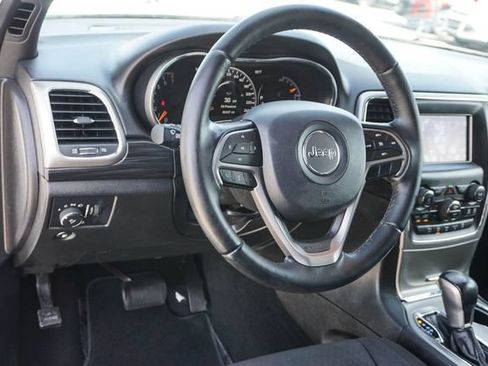 Used 2021 Jeep Grand Cherokee Laredo RWD image 8