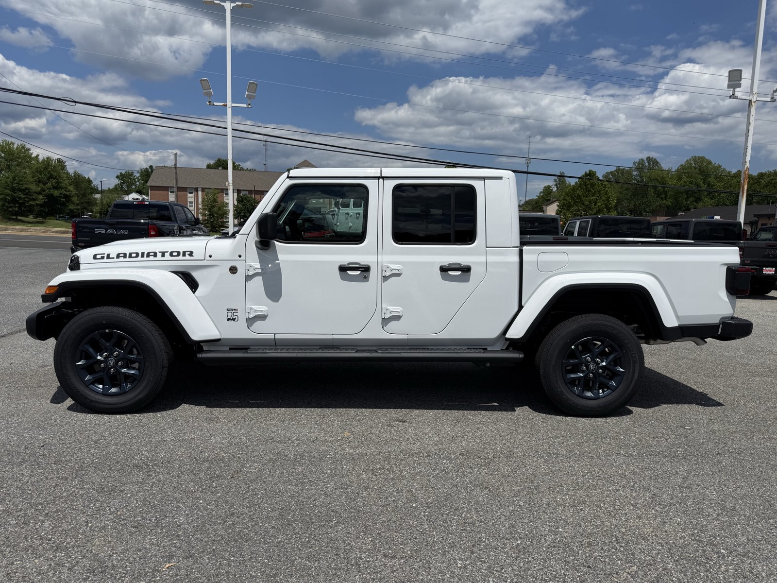New 2026 Jeep Gladiator Sport AWD/4WD image 7