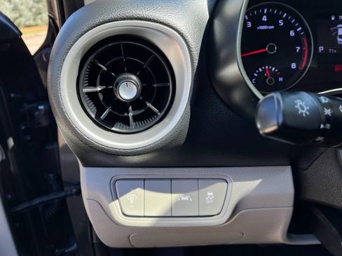 Used 2019 Kia Forte LXS image 11