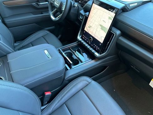 New 2026 GMC Yukon XL Denali AWD/4WD image 18