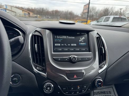 Used 2017 Chevrolet Cruze LT w/ Convenience Package FWD image 27