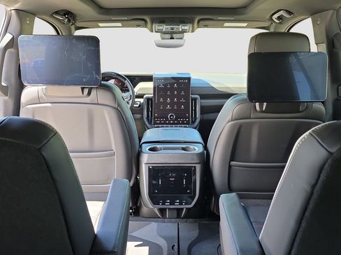 Used 2025 GMC Yukon AT4 Ultimate w/ LPO, Floor Liner Package AWD/4WD image 12