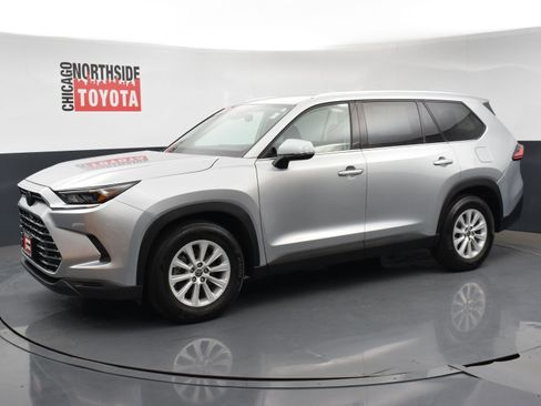 Used 2024 Toyota Grand Highlander XLE image 8