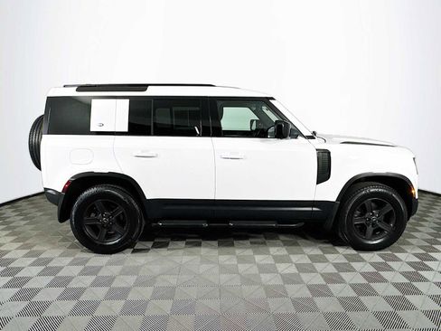 Certified 2022 Land Rover Defender 110 image 4