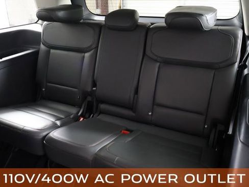 Used 2025 Ford Expedition Active AWD/4WD image 17