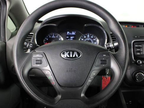 Used 2017 Kia Forte LX image 9