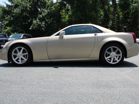 Used 2006 Cadillac XLR image 9