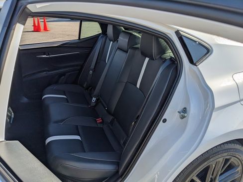 Used 2025 Toyota Camry SE image 36