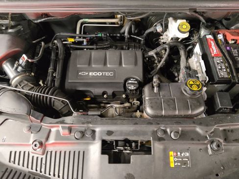 Used 2020 Chevrolet Trax LT w/ LT Convenience Package image 30