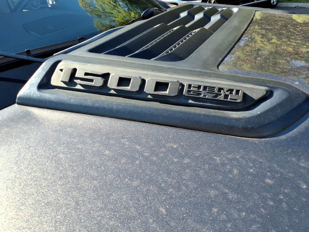 Used 2021 RAM 1500 Laramie w/ Sport Appearance Package AWD/4WD image 9