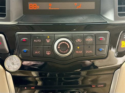 Used 2016 Nissan Pathfinder S image 15