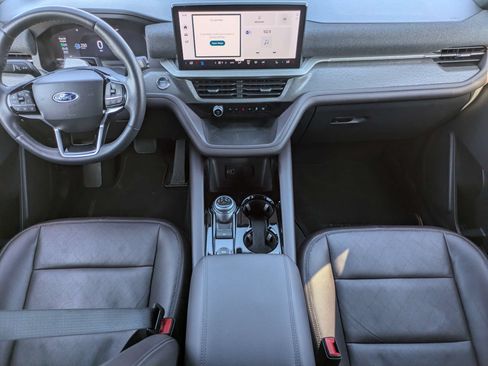 Used 2026 Ford Explorer Platinum RWD image 18