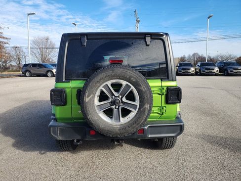 Used 2018 Jeep Wrangler Unlimited Sahara image 5