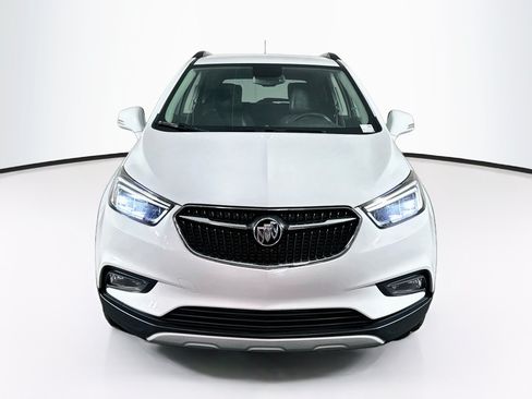 Used 2020 Buick Encore Essence AWD/4WD image 2