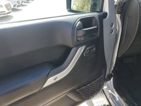 Used 2015 Jeep Wrangler Unlimited Sahara w/ Connectivity Group image 22