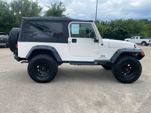 Used 2005 Jeep Wrangler Unlimited AWD/4WD image 12