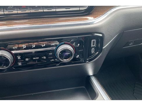 Used 2024 Chevrolet Silverado 1500 LT Trail Boss w/ LT Trail Boss Premium Package image 34