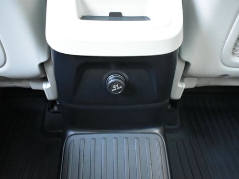 Used 2019 Volvo XC60 T8 Inscription w/ Advanced Package image 40