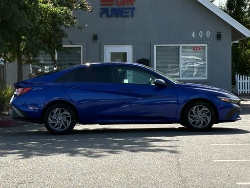 Used 2024 Hyundai Elantra SEL FWD image 4